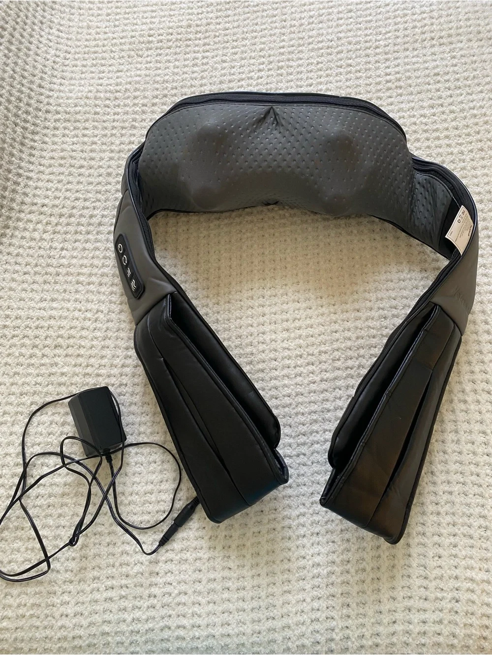 NECK Massager with Heat and Vibration - Black